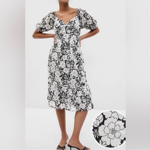 GAP Dresses & Skirts - Gap Puff Sleeve Metallic Floral Midi Dress
